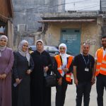 بلدية قلقيلية تواصل برنامج “مبادرون مؤثرون” بحملة نظافة في احد احياء المدينة