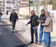 بمتابعة نائب رئيس بلدية قلقيلية نائل غنام  جاري العمل على تعبيد مقاطع المدخل الشرقي