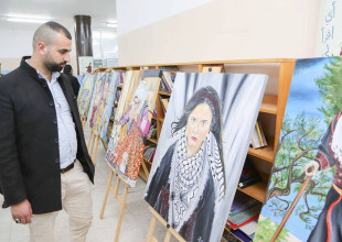 افتتاح المعرض التشكيلي بصمات تعبيرية