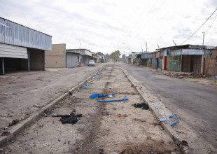 استمرار الاعمال في منطقة معبر العودة الشمالي وازالة المعيقات والتعديات و اجراء تعديلات هندسية ومرورية في المنطقة .