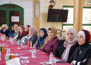 بلدية قلقيلية تكرم النساء العاملات فيها