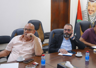 عُقد في بلدية قلقيلية اجتماع مشترك ضم ممثلين عن البلدية والمحافظة والغرفة التجارية والشرطة والأمن الوطني، وذلك لبحث ترتيبات تنظيم الأسواق والحركة المرورية خلال فترة التسوق الخاصة بعيد الأضحى 