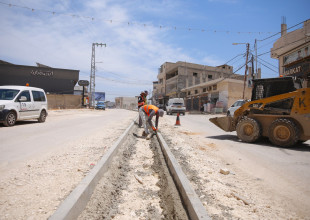 دائرة الهندسة والمشاريع استمرار اعمال مشروع تأهيل المدخل الشرقي للمدينة - بناء ارصفة وجزر وسطية