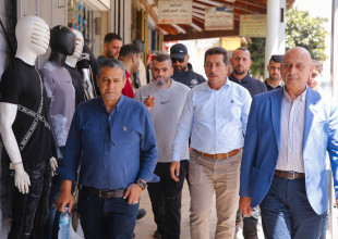 جانب من جولة رئيس بلدية قلقيلية المهندس عمر شرقية ونائبه نائل غنام وحضور سائد موافي مدير عام التخطيط والتطوير في محافظة قلقيلية والعميد ثابت السعدي