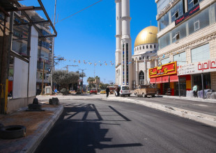 استمرار اعمال التعبيد في مشروع شارع الحصاميص القديم  والممول ذاتيا من بلدية قلقيلية , ايرادات تنعكس خدمات