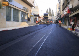 بلدية قلقيلية تنجز إعادة تأهيل وصيانة وتعبيد مجموعة شوارع رئيسية وفرعية في المدينة