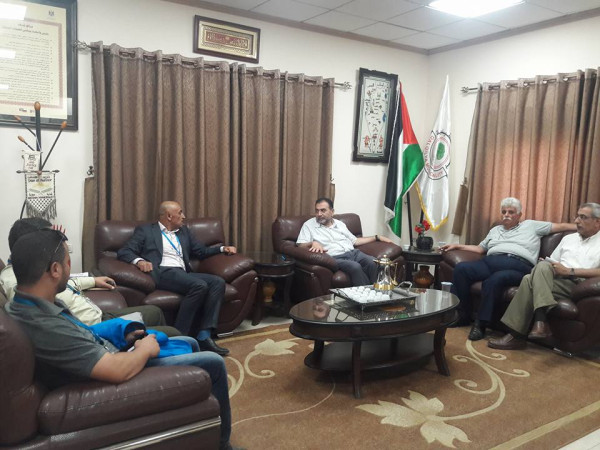 رئيس البلدية د. هاشم المصري يلتقي وفدا من شركة الاتصالات